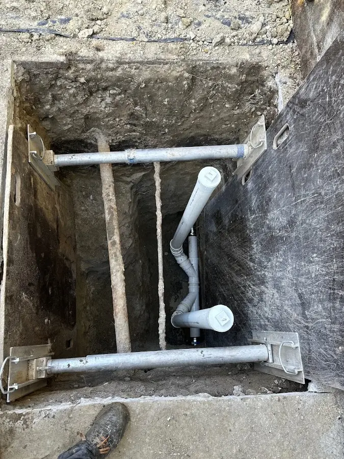 Experienced plumber completing Drain Cleaning work in Pleasant View